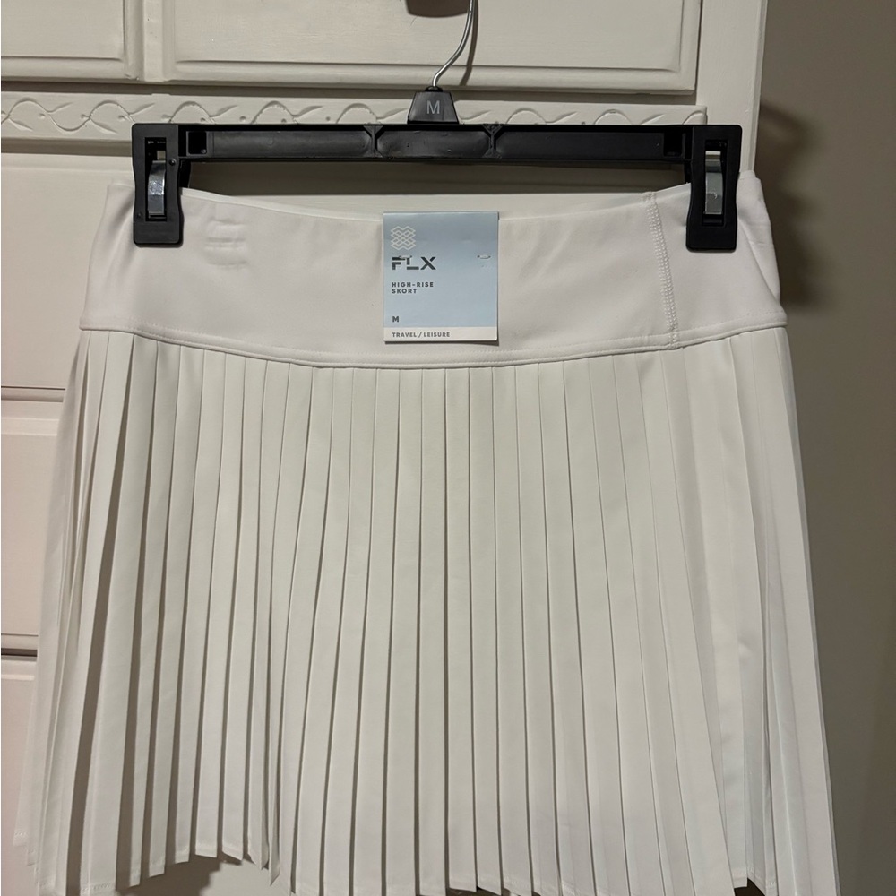 NWT Women's FLX White Pleated Skort MED